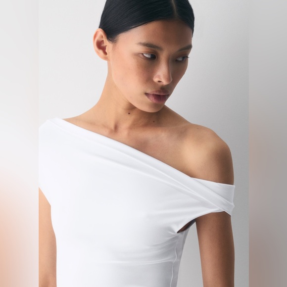 Aritzia Contour Ravish Top - Picture 3 of 3